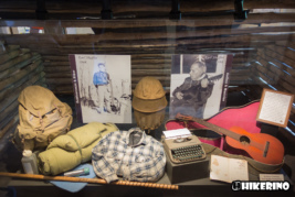 Diese original Sachen Shaffer's liegen unter einem der ersten Shelter, die auf dem AT standen. Daran sieht man mal, wie klein es war. Zu der Zeit gab es allerdings auch kaum Thru-Hiker.